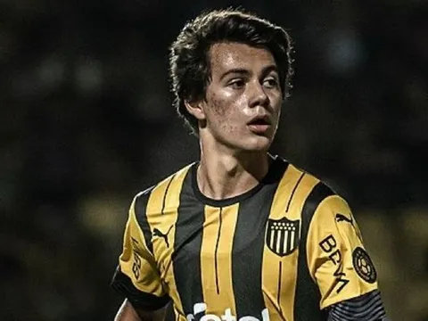 Được 'gã khổng lồ' quan tâm, sao 18 tuổi vẫn chọn cập bến Man Utd