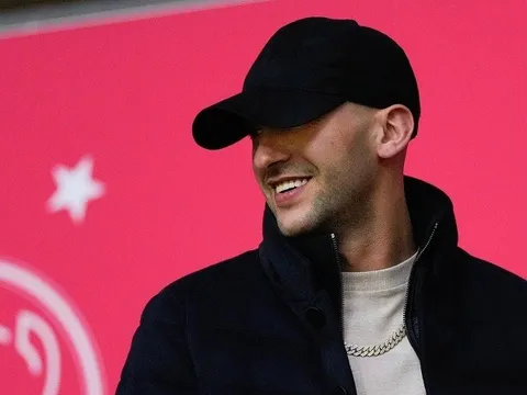 Fan Ajax hô vang tên Ziyech