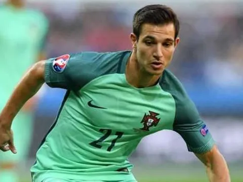 Fan Arsenal: "Bellerin nên cảm thấy xấu hổ"