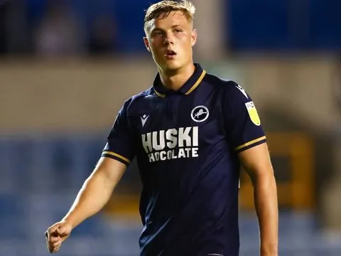 Fan Arsenal khen sao trẻ hay hơn cả Ben White