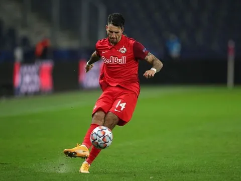 Fan Arsenal: "Mua cậu ấy, quên Aouar được rồi"
