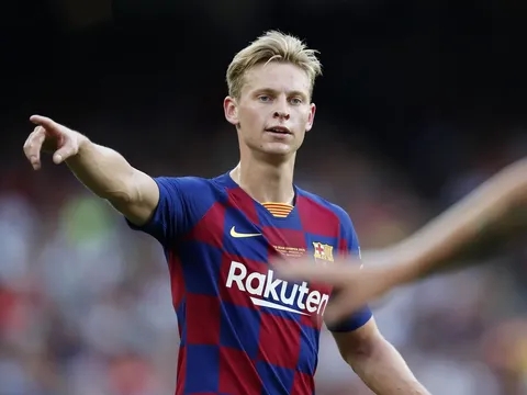 Fan Barca gay gắt: "Câm mồm và biến khỏi nơi đây ngay!"