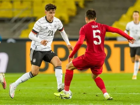 Fan Chelsea: "Cậu ấy quá thông minh, như Ozil thời đỉnh cao vậy"