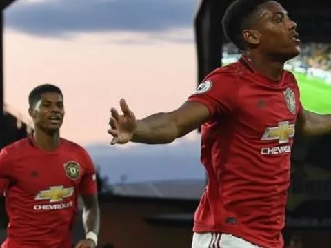 Fan Quỷ đỏ phẫn nộ: "Họ không tôn trọng anh ấy"