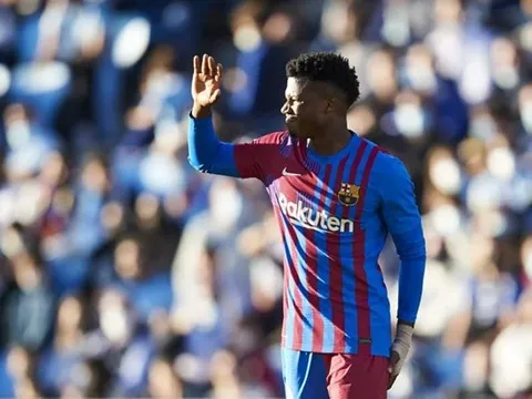 Fati nguy cơ lên bàn mổ, Barca nhăn mặt