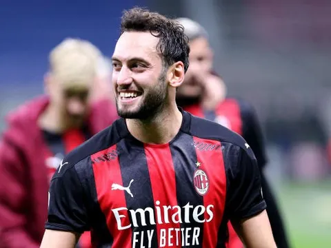 Vừa quan tâm, MU lập tức trở thành bến đỗ lý tưởng của 'Vua đá phạt'