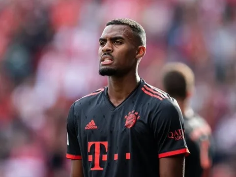 Cầu thủ từ chối M.U thất vọng với Bayern