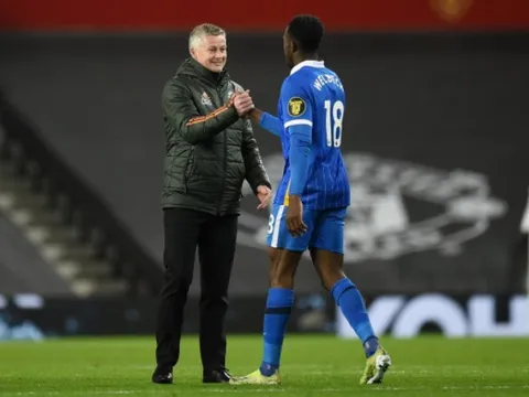 Ferdinand chỉ trích Van Gaal vì bán đi 3 ngôi sao