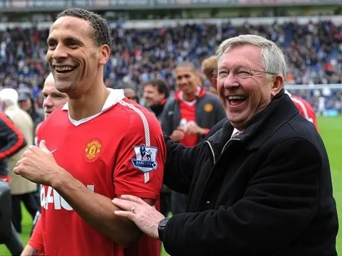 Ferdinand tiết lộ người duy nhất có thể trêu chọc Sir Alex tại Man Utd