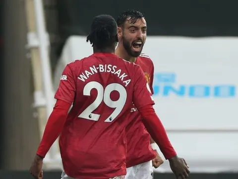 Fernandes: "Anh ấy làm hết, để tôi một mình với thủ môn"