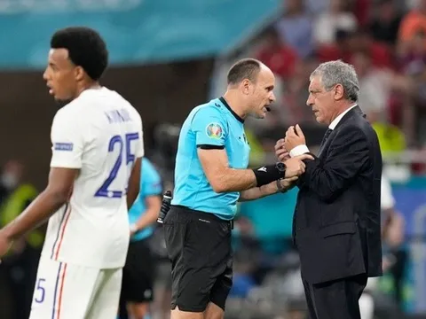 Fernando Santos: 'Đó không phải bất lợi của Bồ Đào Nha'