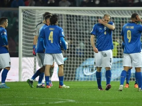 Hy vọng World Cup tan vỡ, nội bộ Ý lủng củng