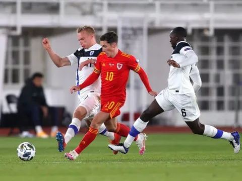 Đón tân binh thứ 3, Liverpool lập tức đẩy 6 cái tên khỏi Anfield