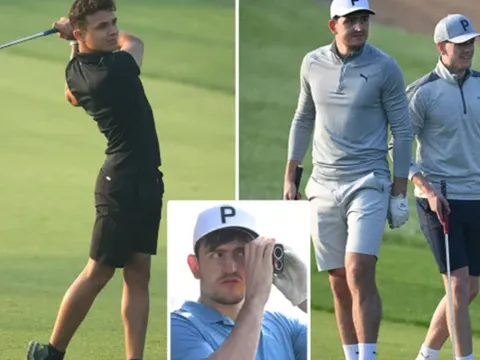 Đội trưởng Man United chơi golf