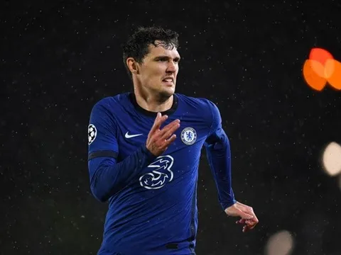 Trung vệ Chelsea ngó lơ hợp đồng mới, 2 ông lớn trải thảm đỏ đợi sẵn