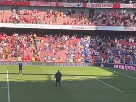 Thua Arsenal, "siêu bom" 95 triệu euro của Chelsea tạm biệt CĐV nhà