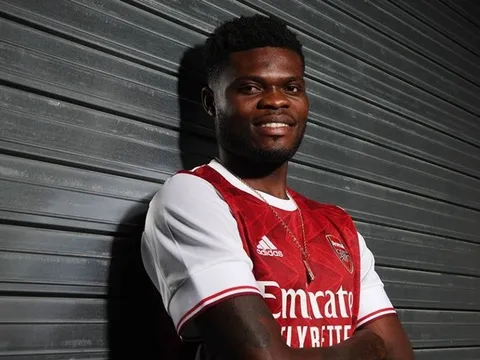 'Thảm họa' Arsenal lên tiếng, chỉ rõ thế mạnh của Partey khi tới EPL