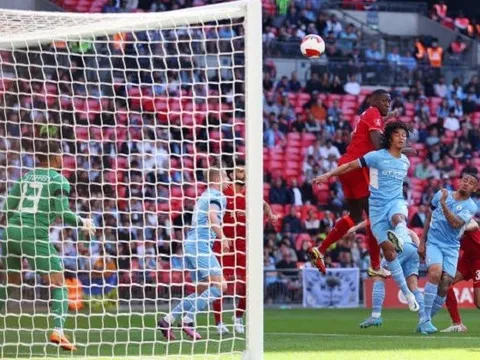 Van Dijk đánh giá thế nào về "truyền nhân" Konate?