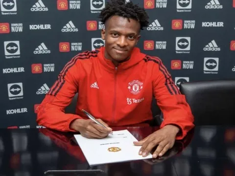 Man Utd công bố bản hợp đồng với 'máy chạy' 19 tuổi