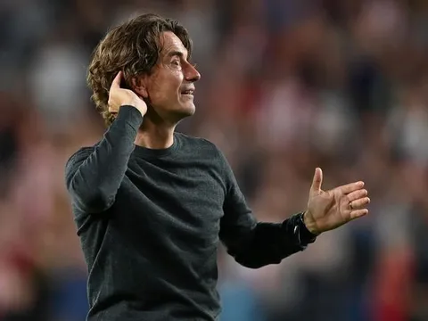 Thêm một HLV ở Premier League chính thức được gia hạn hợp đồng