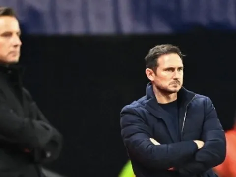 Frank Lampard thừa nhận 'cơn đau đầu' sau trận thắng Rennes