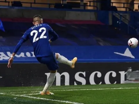 Frank Sinclair: "Sao Chelsea đó có cái chân trái số 1 thế giới"