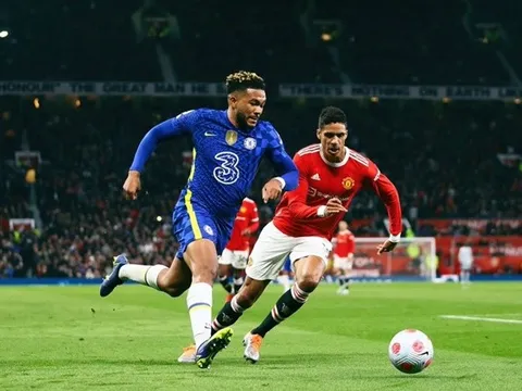 Sự 'quái vật' của Reece James trước Man United