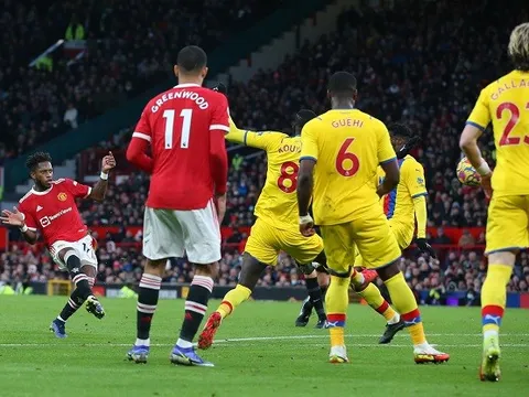 Fred đăng đàn, đáp trả thẳng mặt bình luận của Keane và Scholes