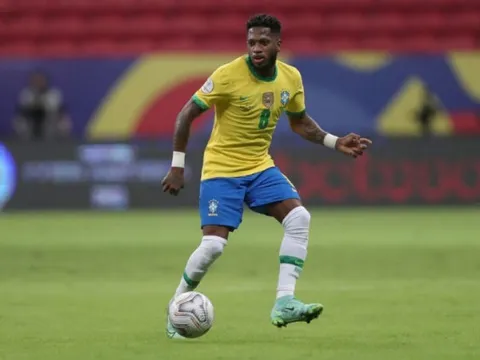 Fred hóa Pogba trên tuyển Brazil