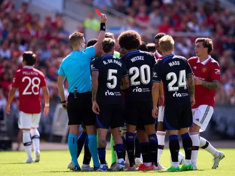 Fred nhận thẻ đỏ, Man Utd ôm hận trước Atletico Madrid