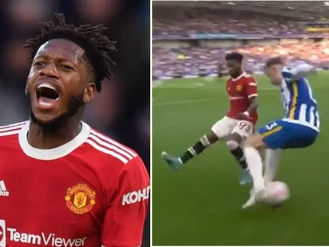 Fred thành 'trò hề' ở Amex Stadium