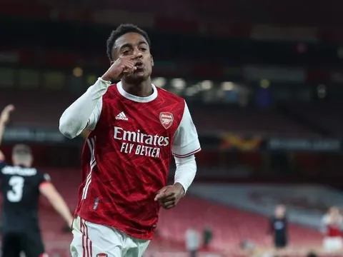 Freddie Ljungberg khen sao trẻ Arsenal chạy nhanh như Aubameyang