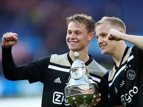 De Jong được khen hay hơn khi đến Barcelona