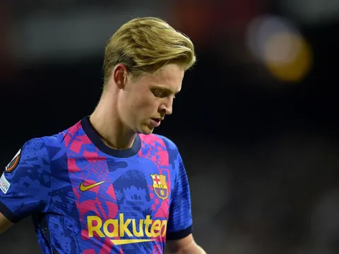 Ten Hag có thể đã lấp đầy vai trò ban đầu thuộc về De Jong ở M.U