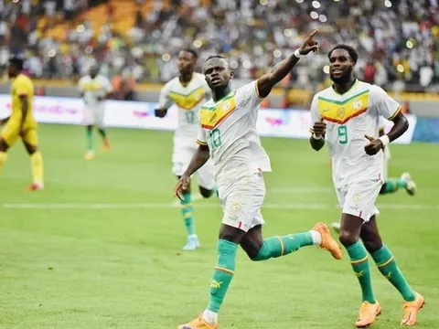 Huyền thoại châu Phi nêu tên cầu thủ xuất sắc nhất lục địa đen hiện tại