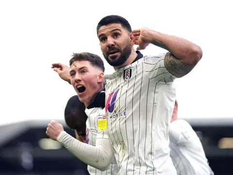 Fulham trở lại Premier League