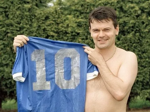 Hoang mang xung quanh chiếc áo đấu 4 triệu bảng của Maradona