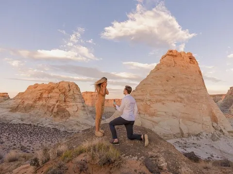 Frenkie de Jong cầu hôn bạn thanh mai trúc mã