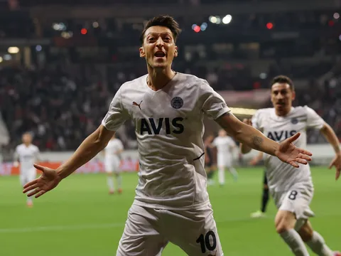 CHÍNH THỨC! Mesut Ozil có bến đỗ mới