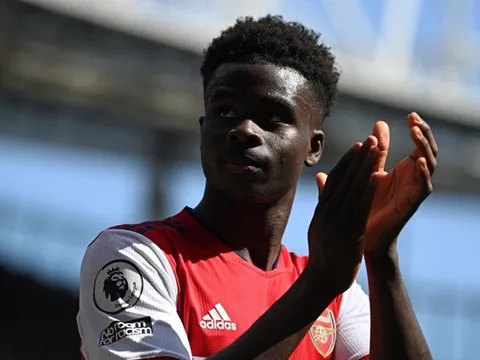 Bukayo Saka nên đợi Liverpool để chạm tay vào giấc mơ