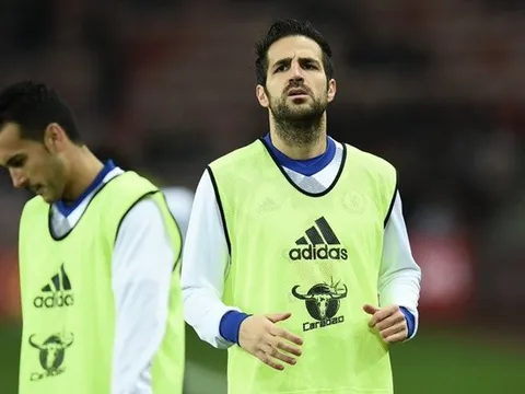 Fabregas kiểm tra y tế, ký hợp đồng 2 năm