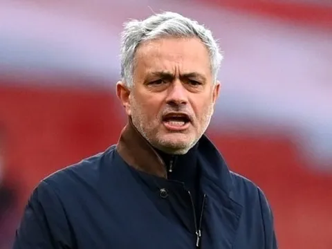 Gã khổng lồ nhăm nhe cướp "báu vật" 85 triệu, Mourinho lo sốt vó