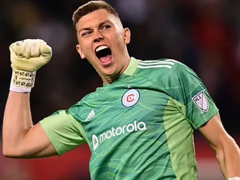 Chelsea nhận đòn đau trên TTCN