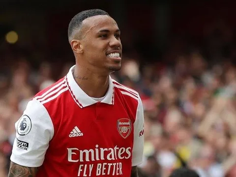 Arsenal lo sốt vó với Gabriel
