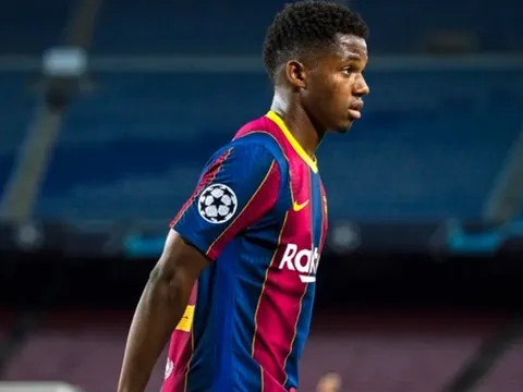 Gặp đồng đội trên tuyển TBN, Fati không quên báo tin vui cho NHM Barca