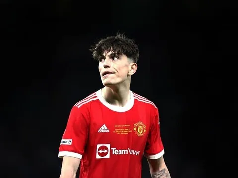 Real theo sát "ngọc quý" của Man Utd