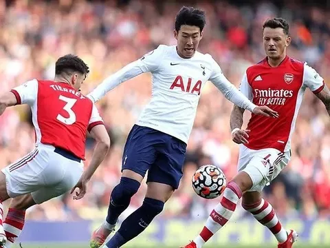 Gary Neville chọn đội cuối cùng kết thúc trong top 4