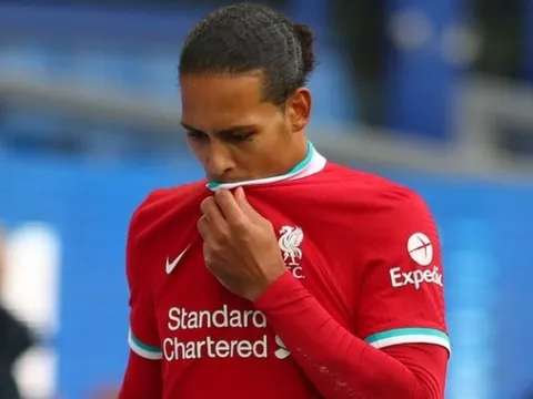 Gary Neville: "Đó là việc Jurgen Klopp sẽ làm để thay thế Van Dijk..."