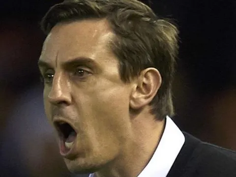 Gary Neville: "Tôi không tin hắn ta nên ở lại Man Utd nữa"