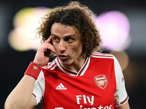 GĐTT ra tuyên bố, 1 cánh cửa đóng sập với David Luiz